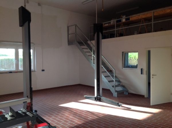 3. Herrmann ECO Lift 2.35 Zweisäulen Hebebühne - Image 4